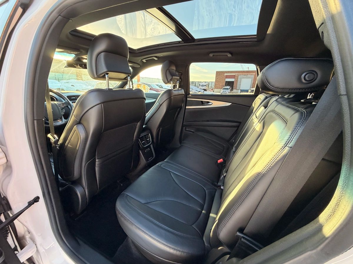 2017 Lincoln MKX - Image 15