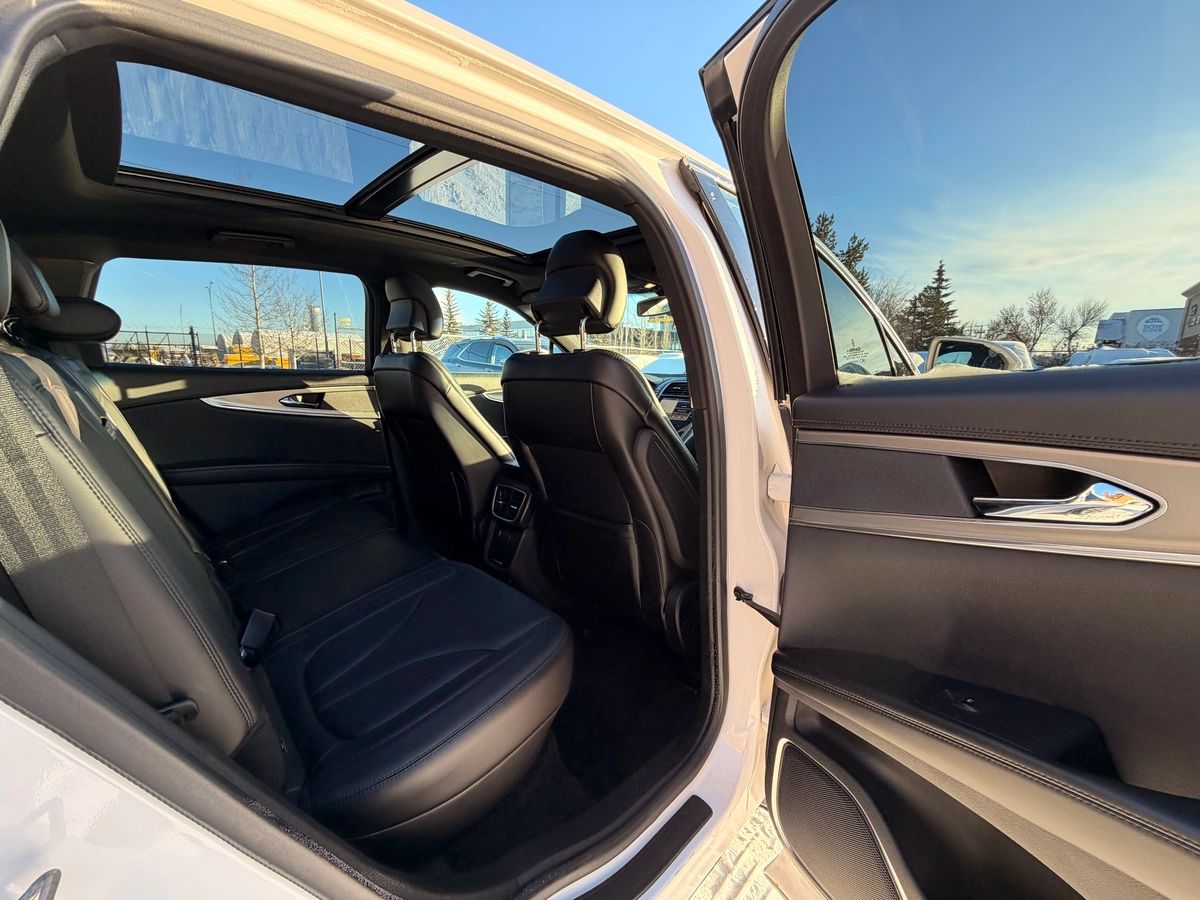 2017 Lincoln MKX - Image 24