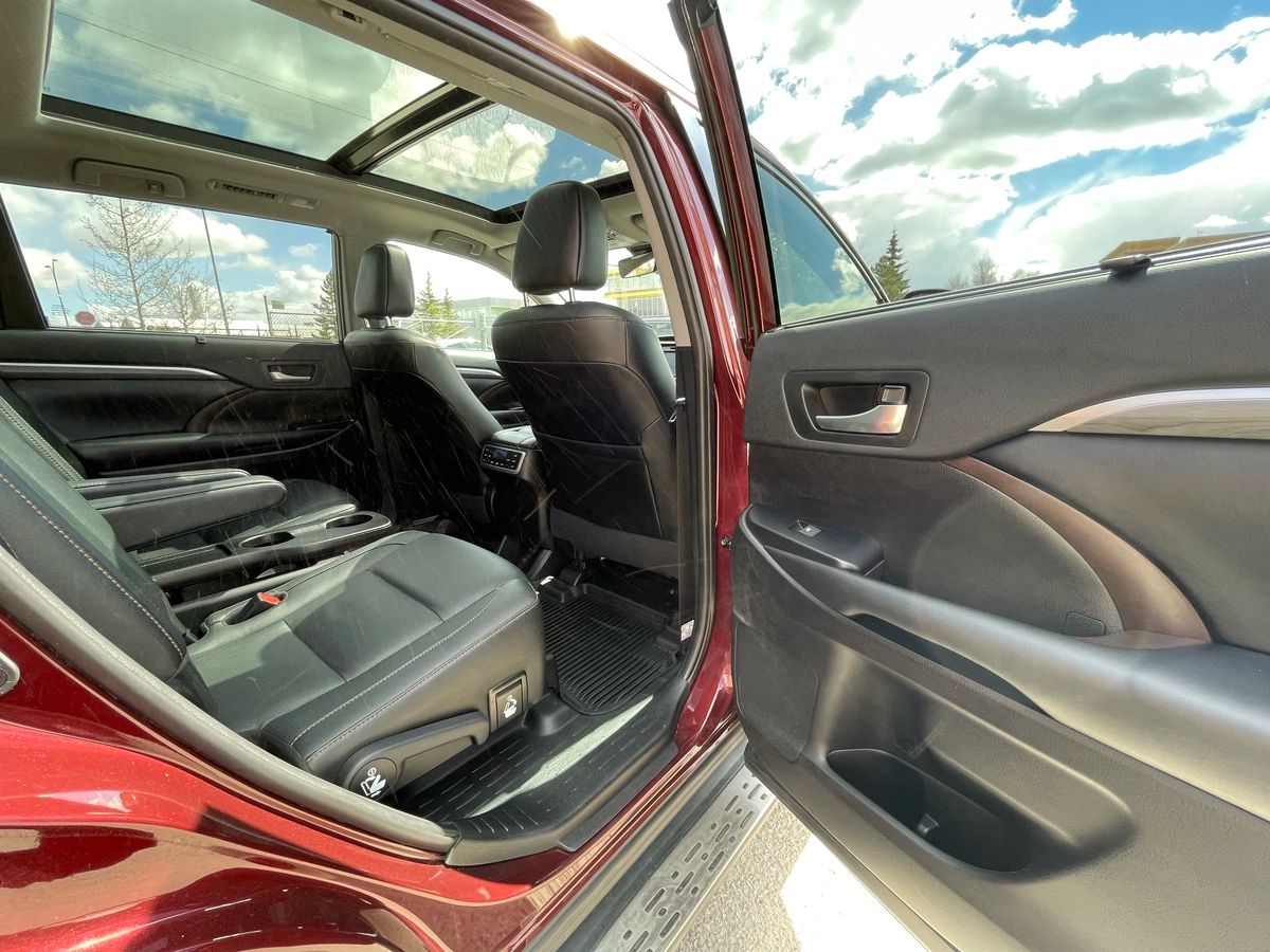 2019 Toyota Highlander Hybrid - Image 24