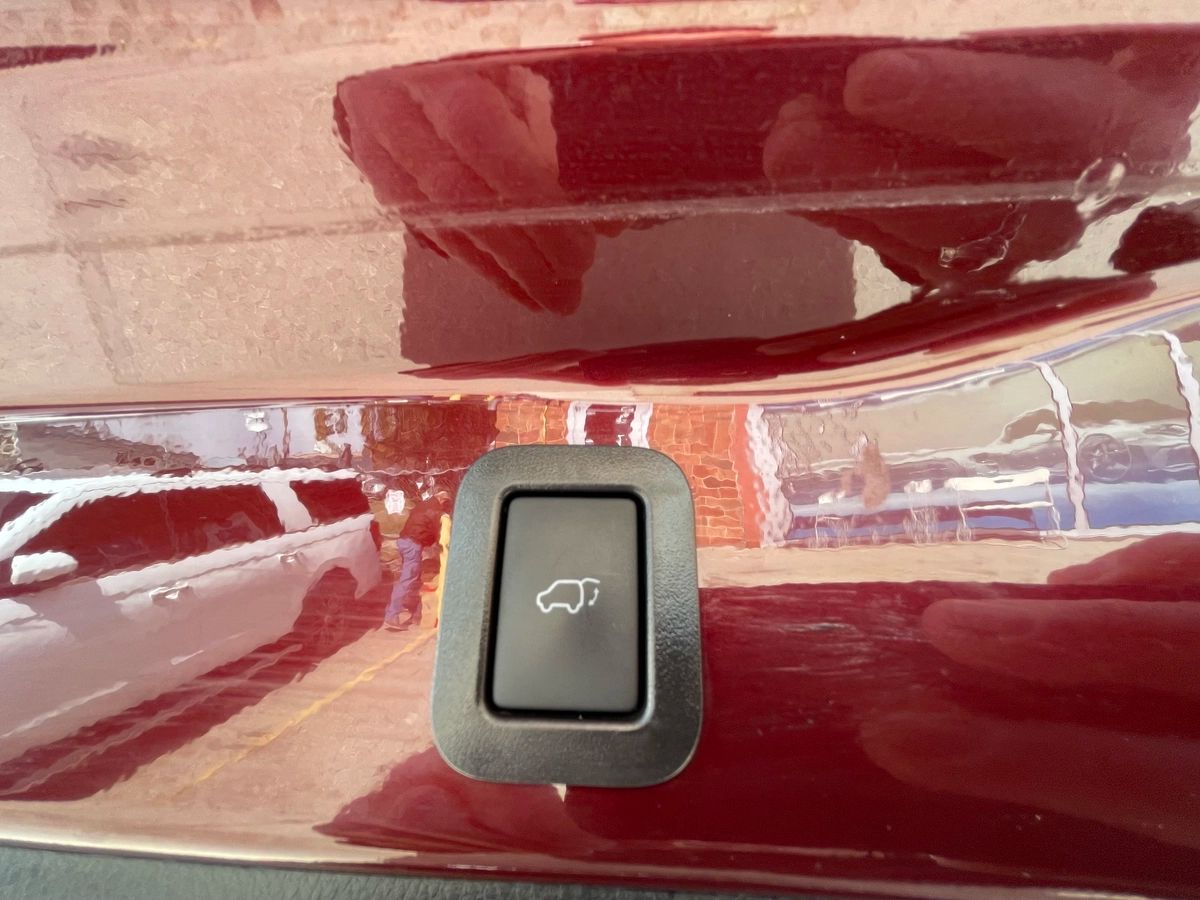 2019 Toyota Highlander Hybrid - Image 23