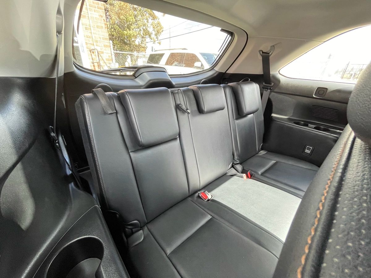 2019 Toyota Highlander Hybrid - Image 26