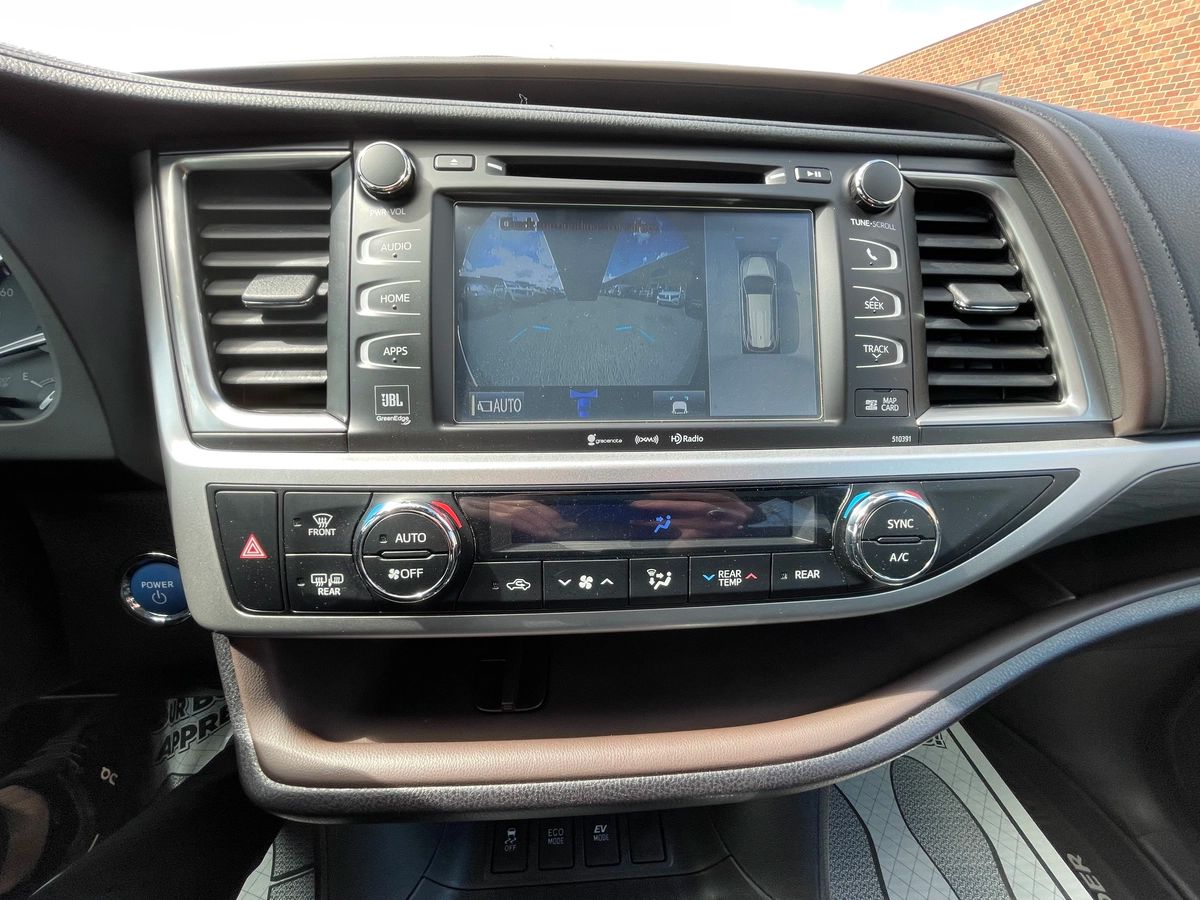 2019 Toyota Highlander Hybrid - Image 34