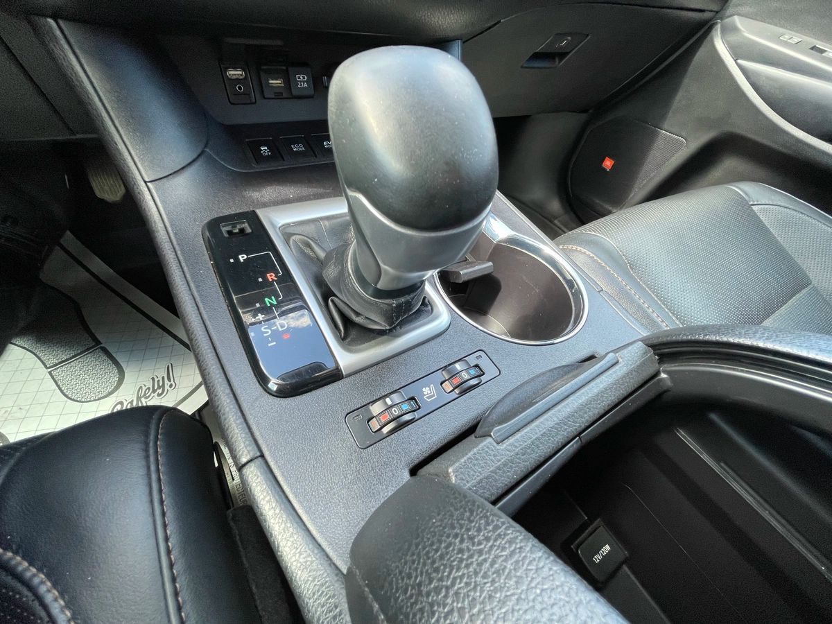 2019 Toyota Highlander Hybrid - Image 35