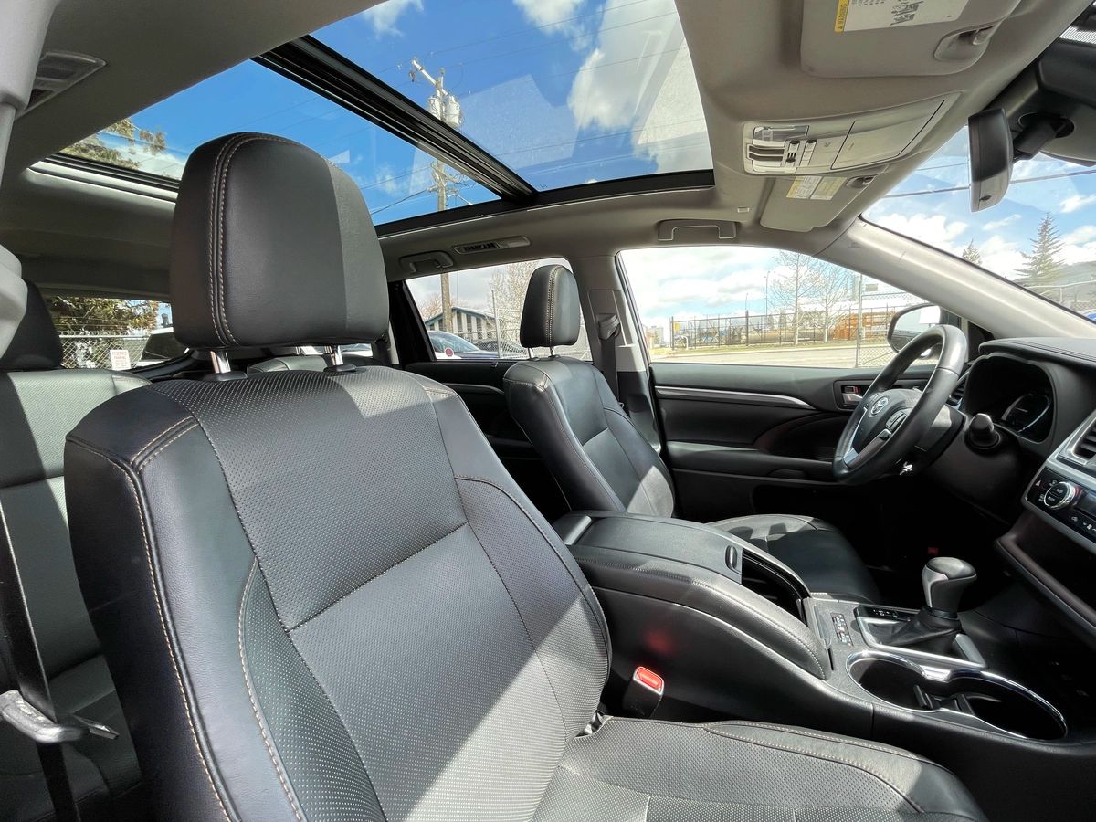 2019 Toyota Highlander Hybrid - Image 31