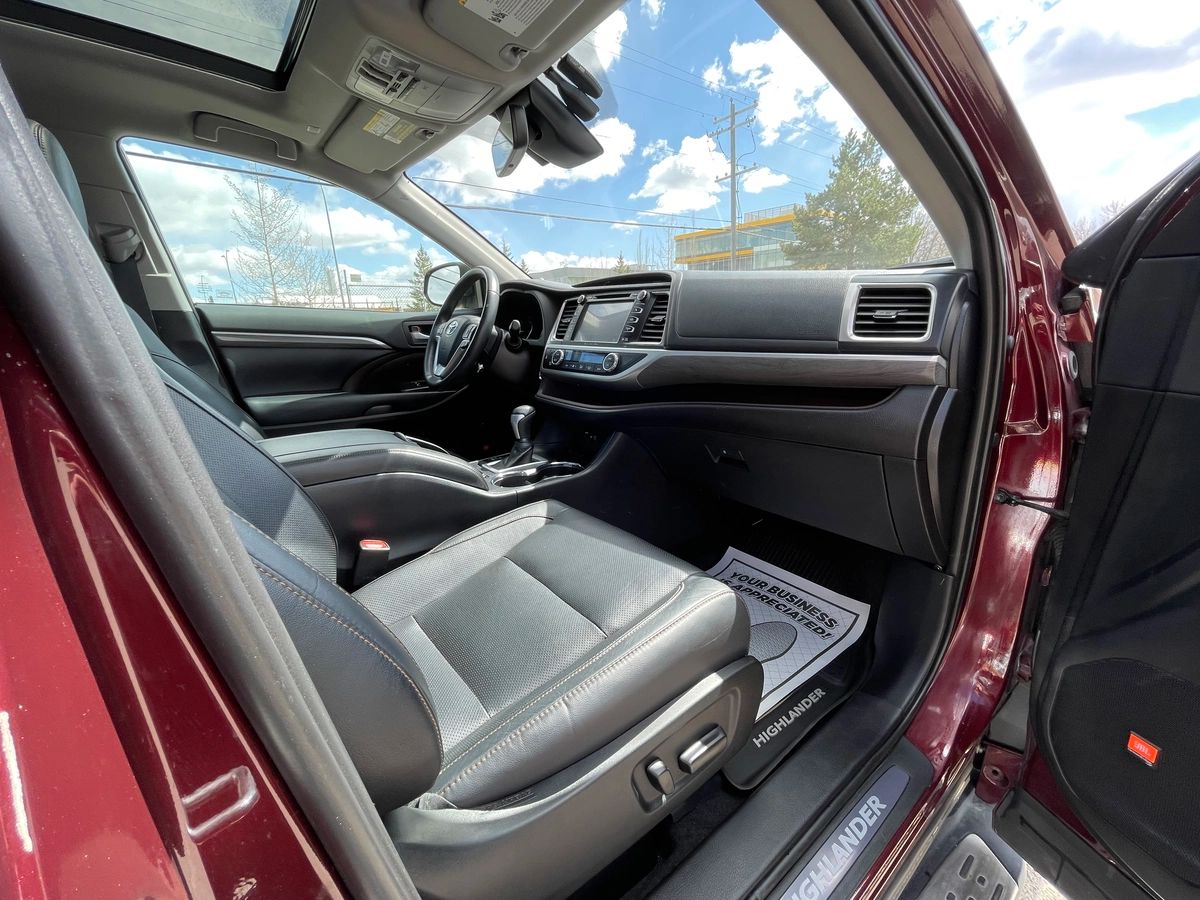 2019 Toyota Highlander Hybrid - Image 30