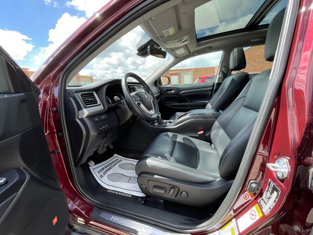 2019 Toyota Highlander Hybrid - Image 12