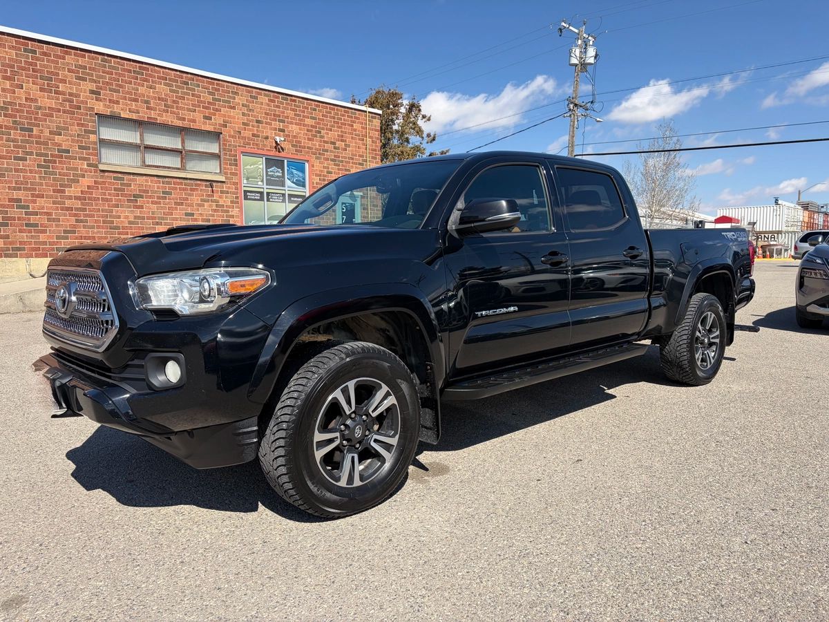 2016 Toyota Tacoma - Image 4