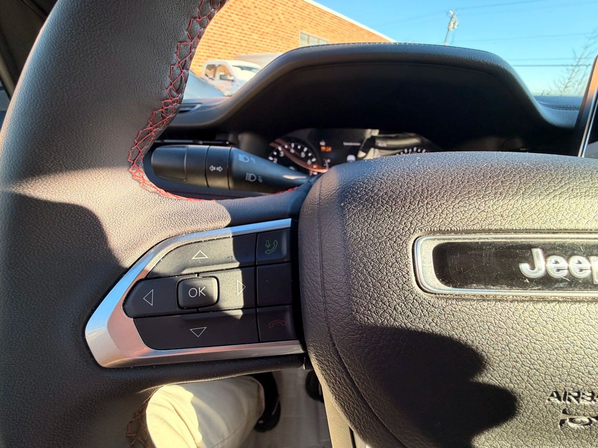 2024 Jeep Compass - Image 18