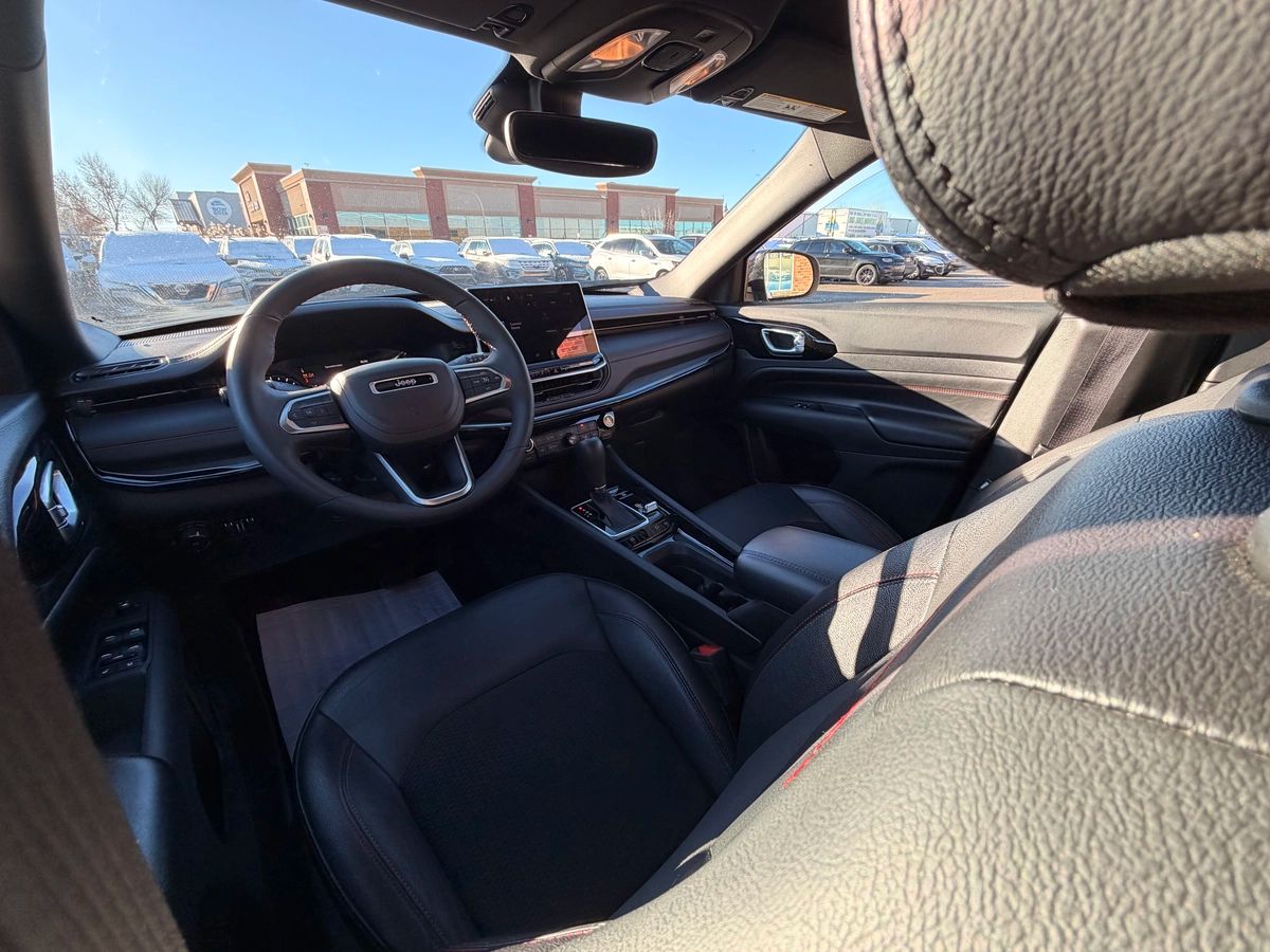 2024 Jeep Compass - Image 16