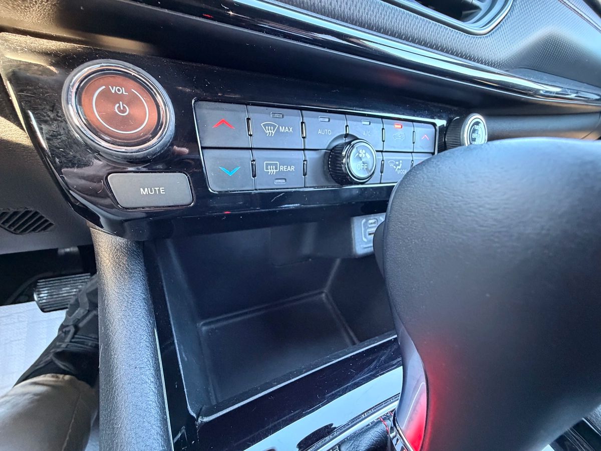 2024 Jeep Compass - Image 26