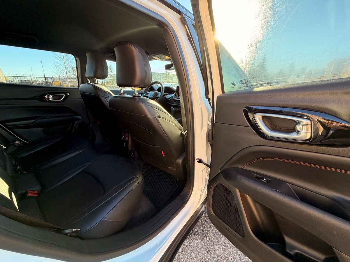 2024 Jeep Compass - Image 21