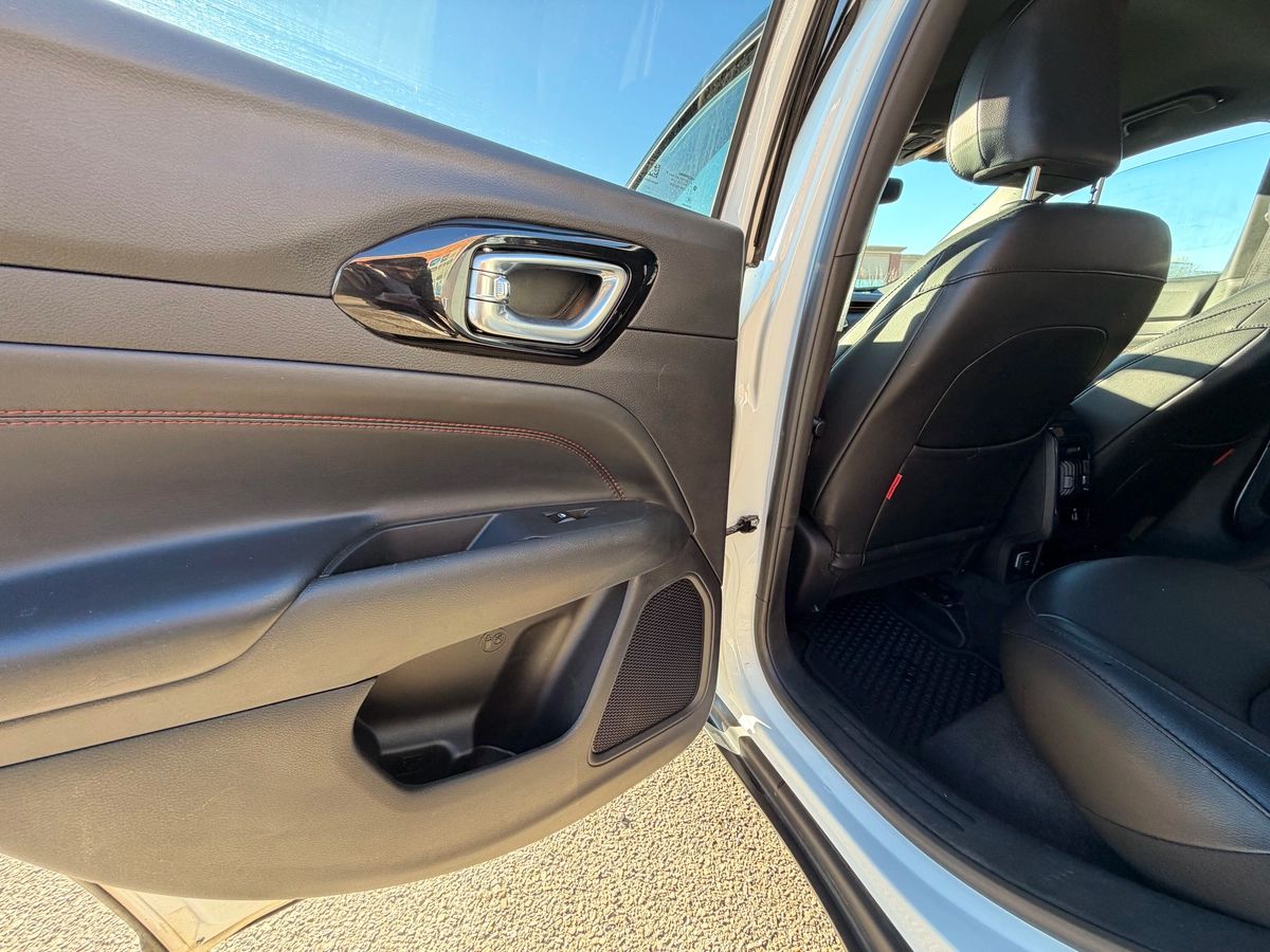 2024 Jeep Compass - Image 15