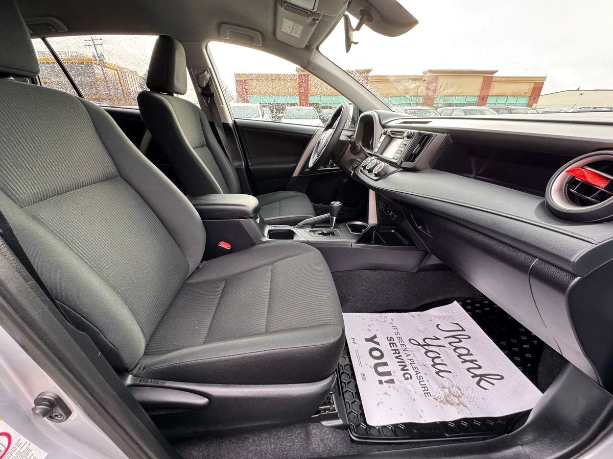 2018 Toyota RAV4 - Image 24