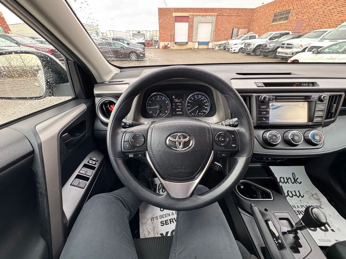 2018 Toyota RAV4 - Image 30