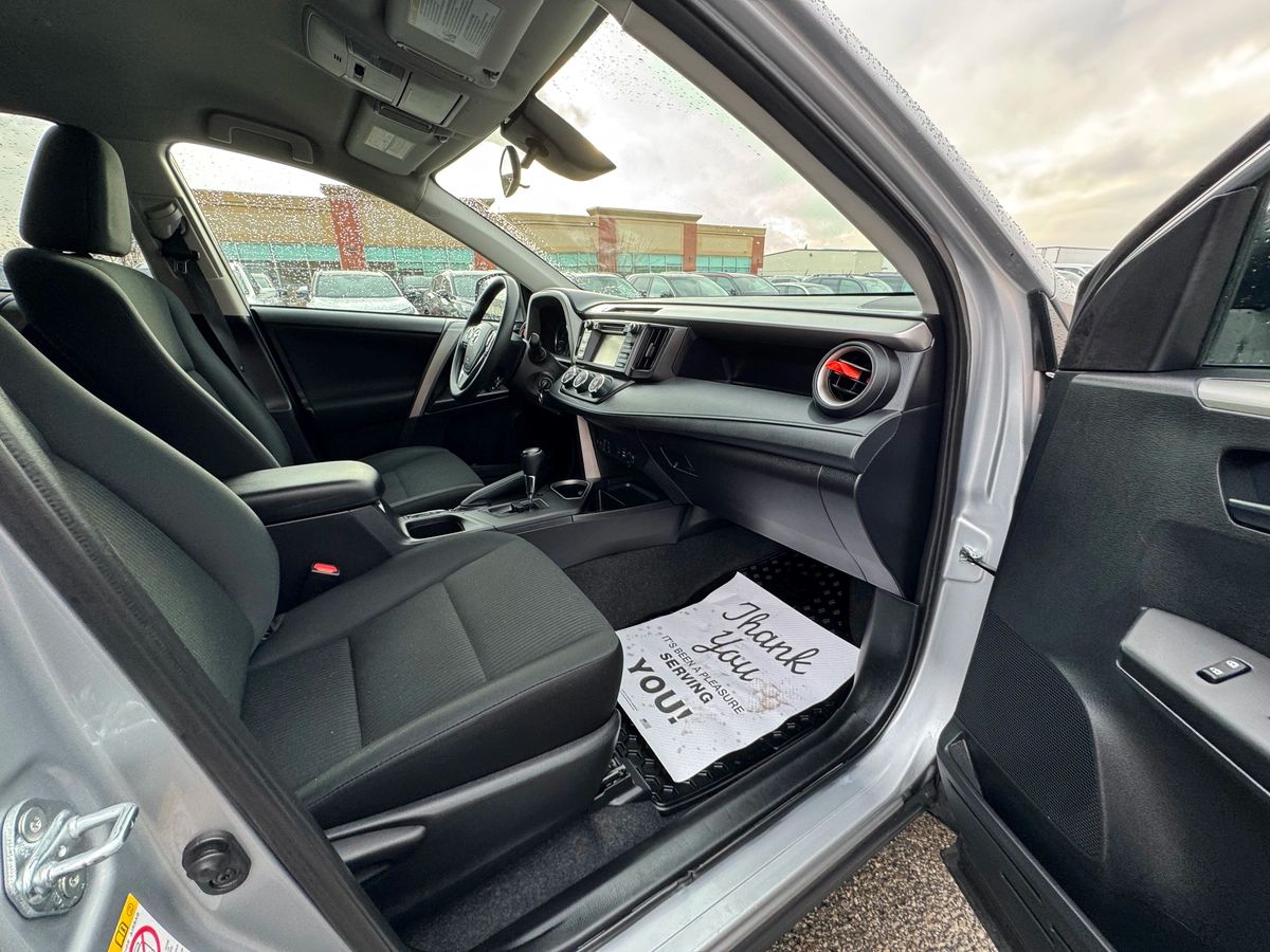 2018 Toyota RAV4 - Image 23