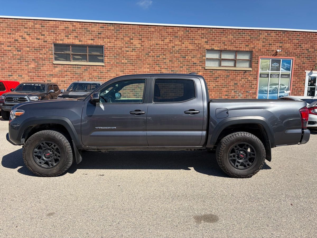 2022 Toyota Tacoma - Image 9
