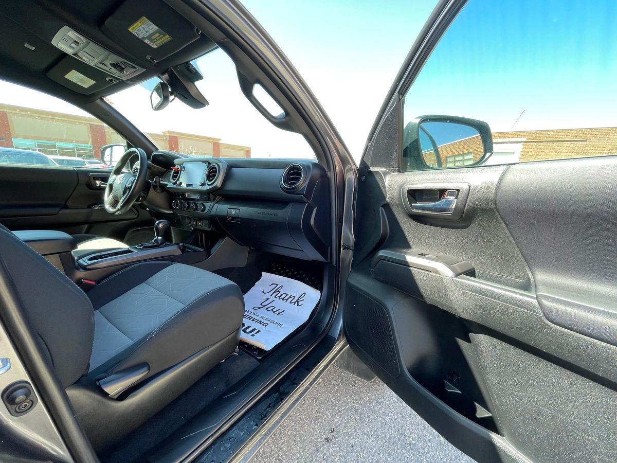 2022 Toyota Tacoma - Image 21