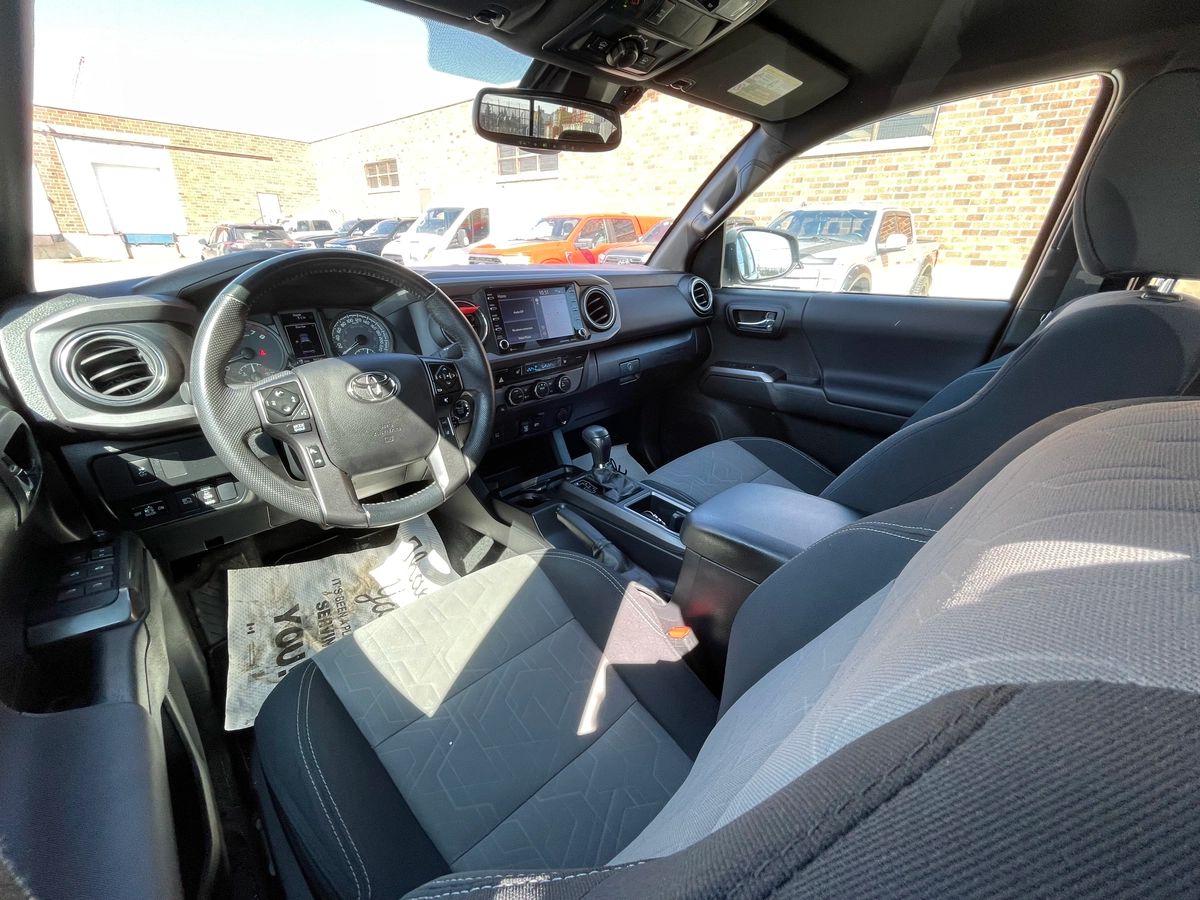 2022 Toyota Tacoma - Image 17
