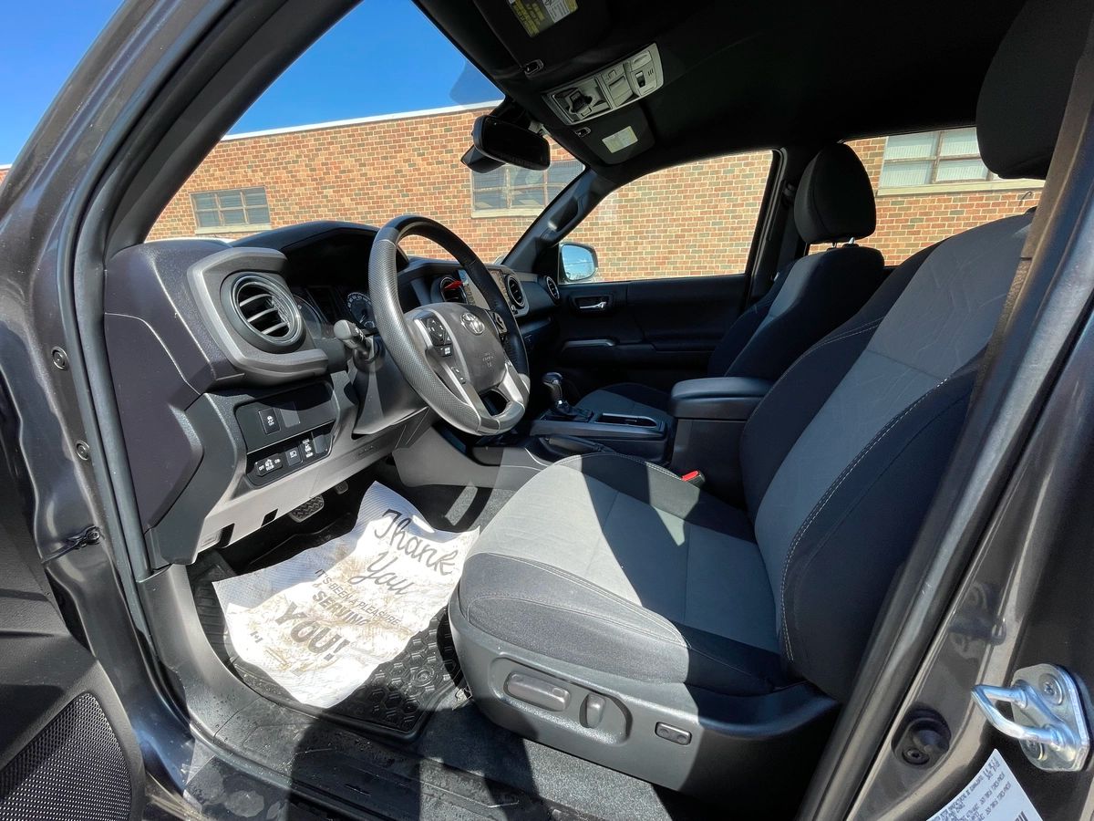 2022 Toyota Tacoma - Image 12