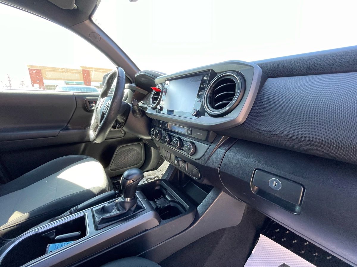 2022 Toyota Tacoma - Image 22