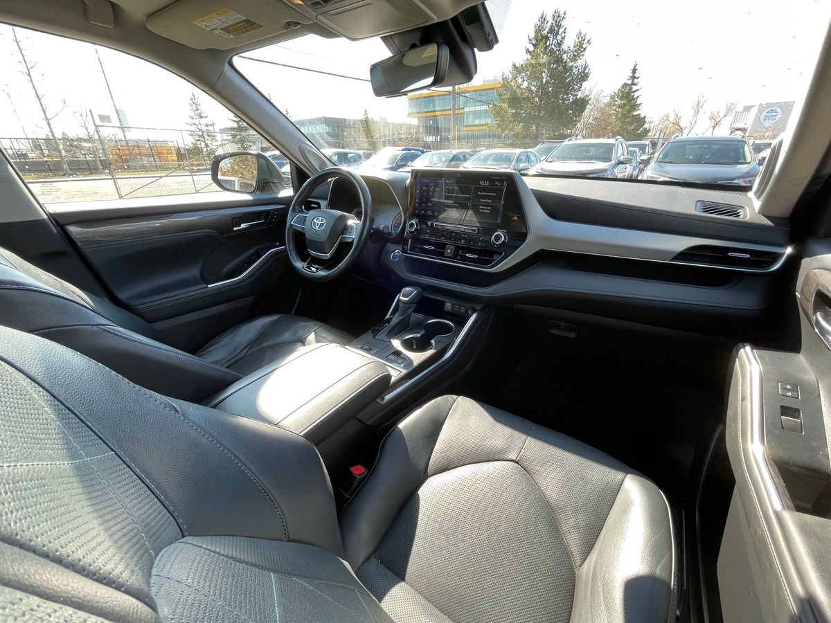 2022 Toyota Highlander Hybrid - Image 23