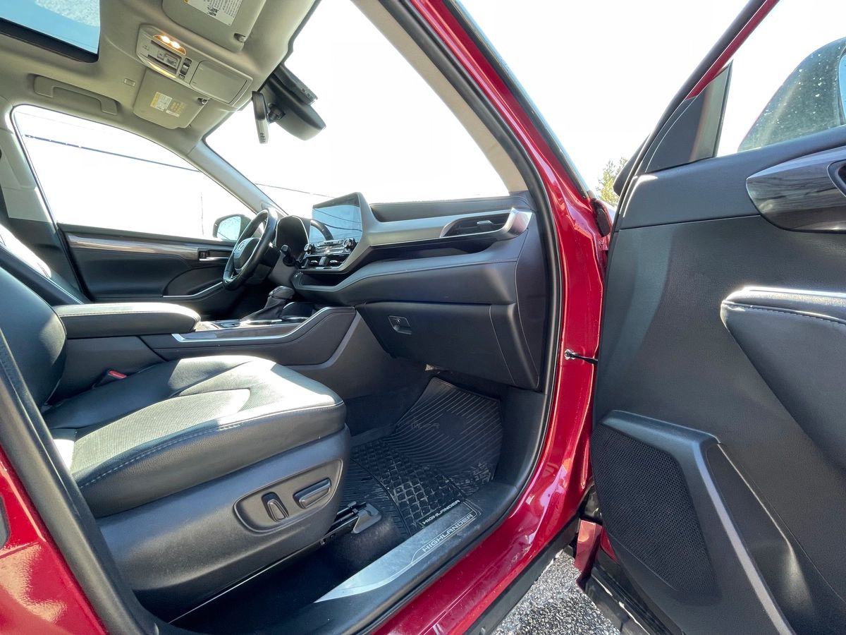 2022 Toyota Highlander Hybrid - Image 24