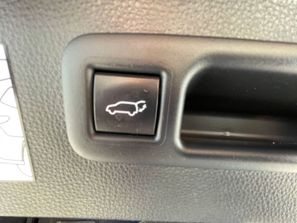 2022 Toyota Highlander Hybrid - Image 20
