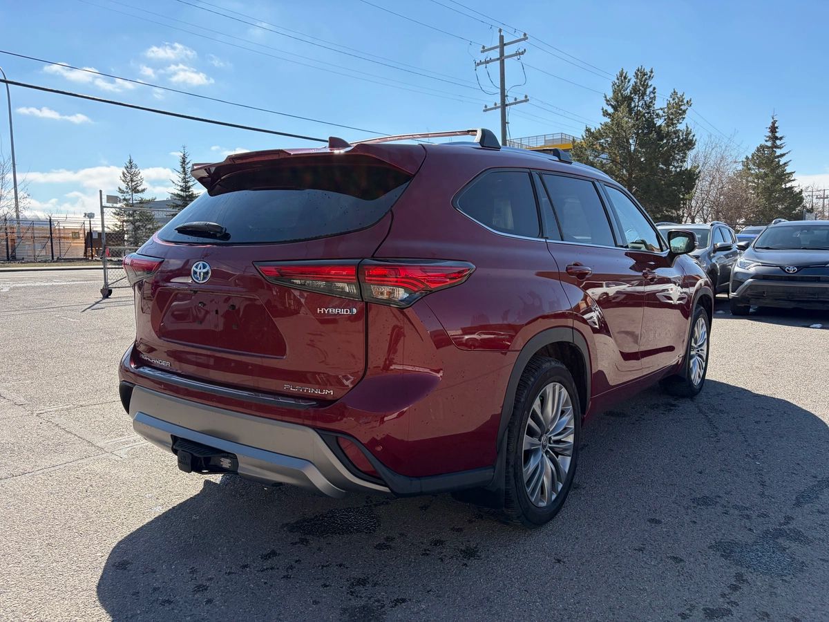 2022 Toyota Highlander Hybrid - Image 4