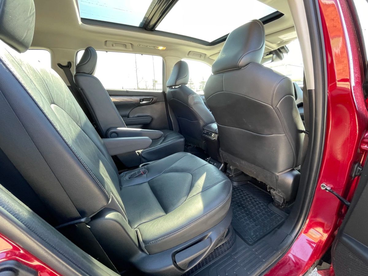 2022 Toyota Highlander Hybrid - Image 22