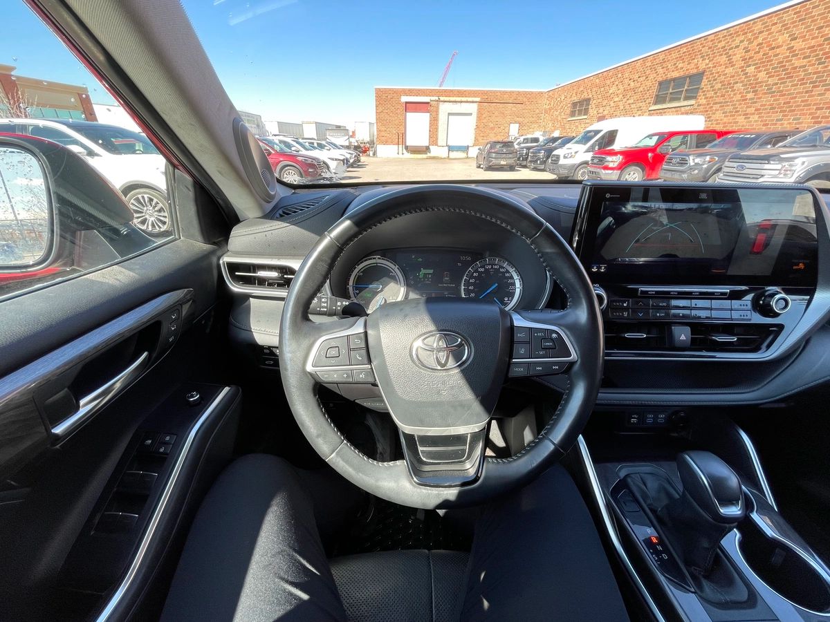 2022 Toyota Highlander Hybrid - Image 30