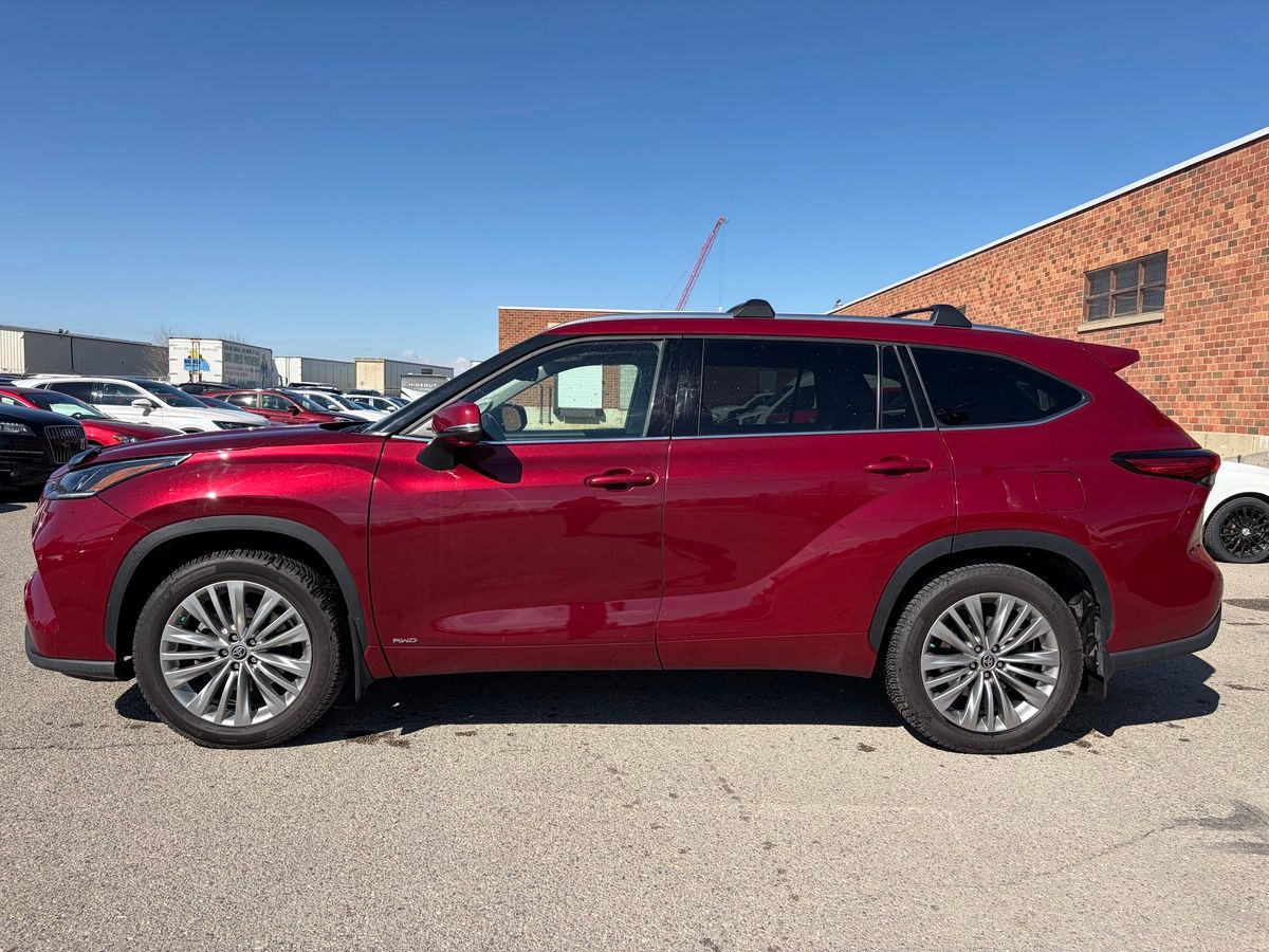 2022 Toyota Highlander Hybrid - Image 7