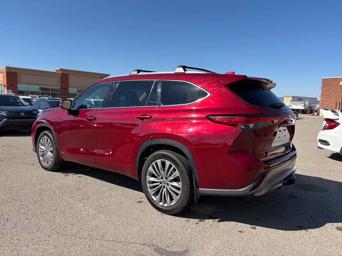2022 Toyota Highlander Hybrid - Image 6