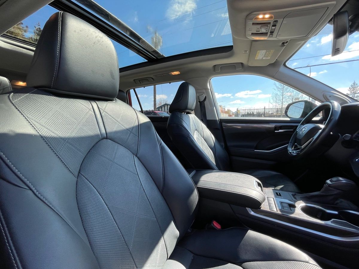 2022 Toyota Highlander Hybrid - Image 26