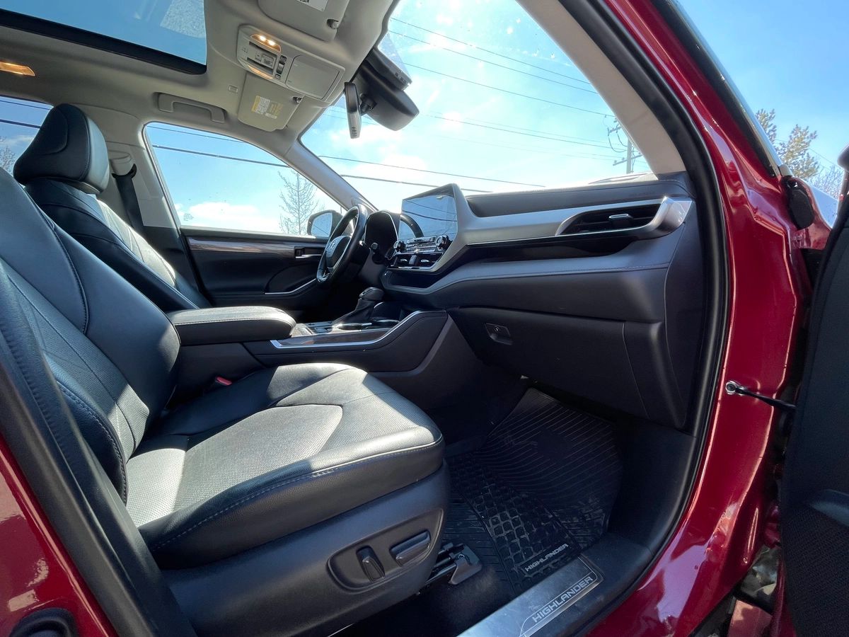 2022 Toyota Highlander Hybrid - Image 25
