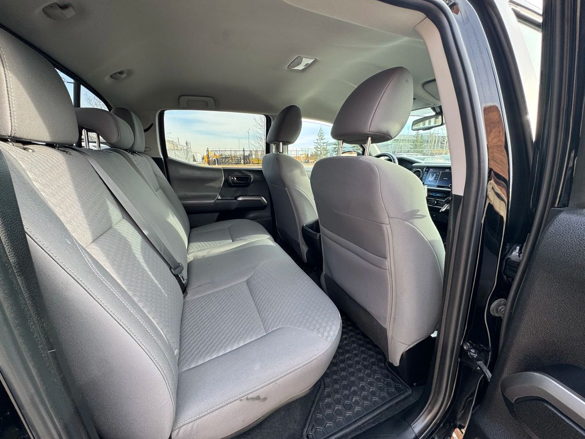 2023 Toyota Tacoma - Image 21