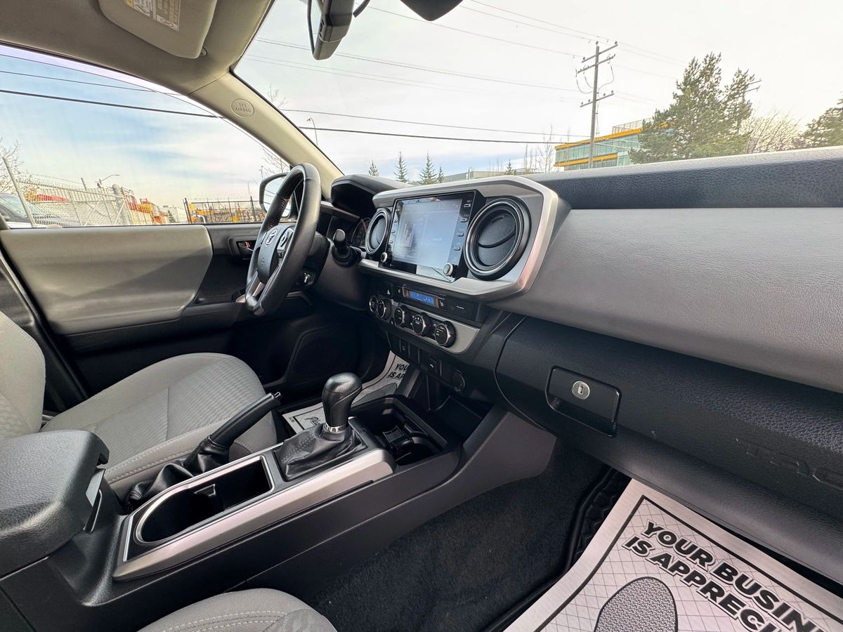 2023 Toyota Tacoma - Image 25