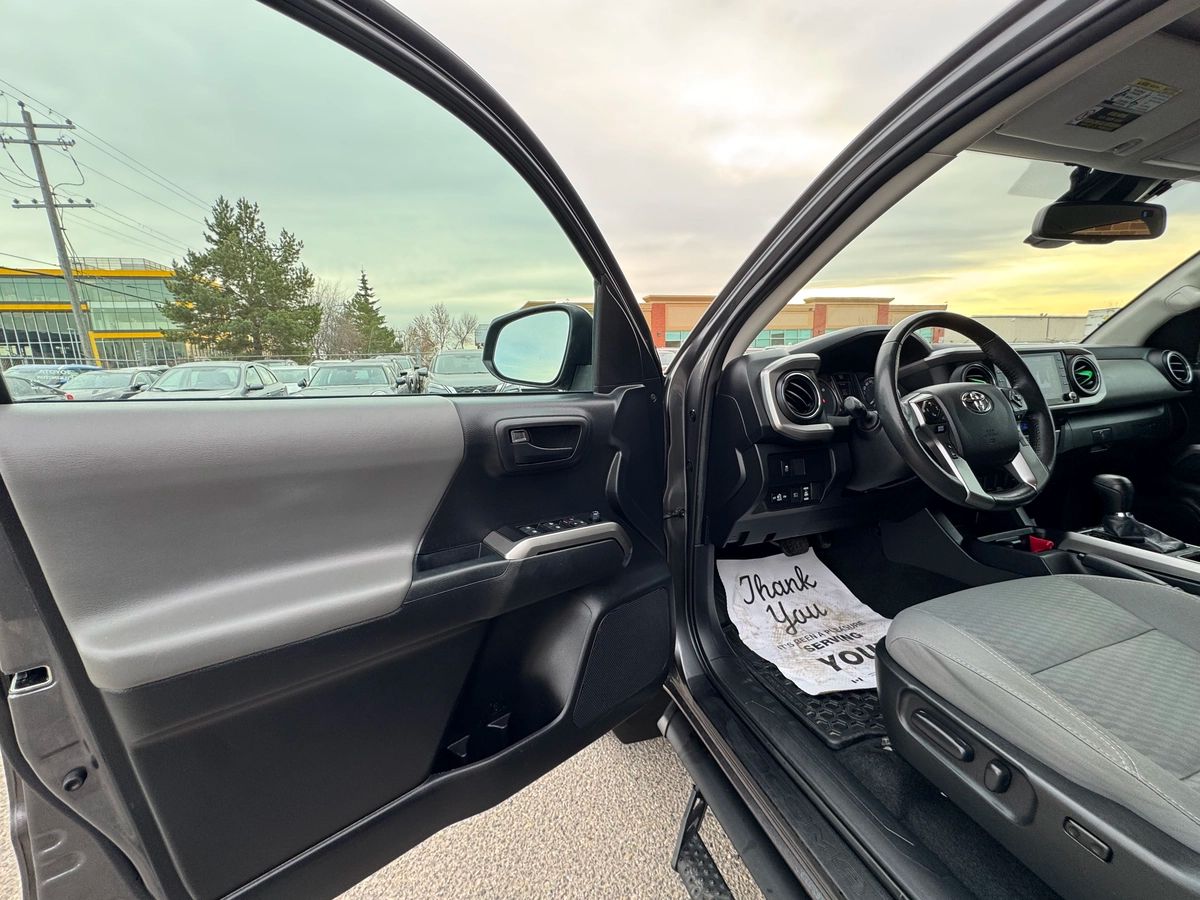 2021 Toyota Tacoma - Image 14