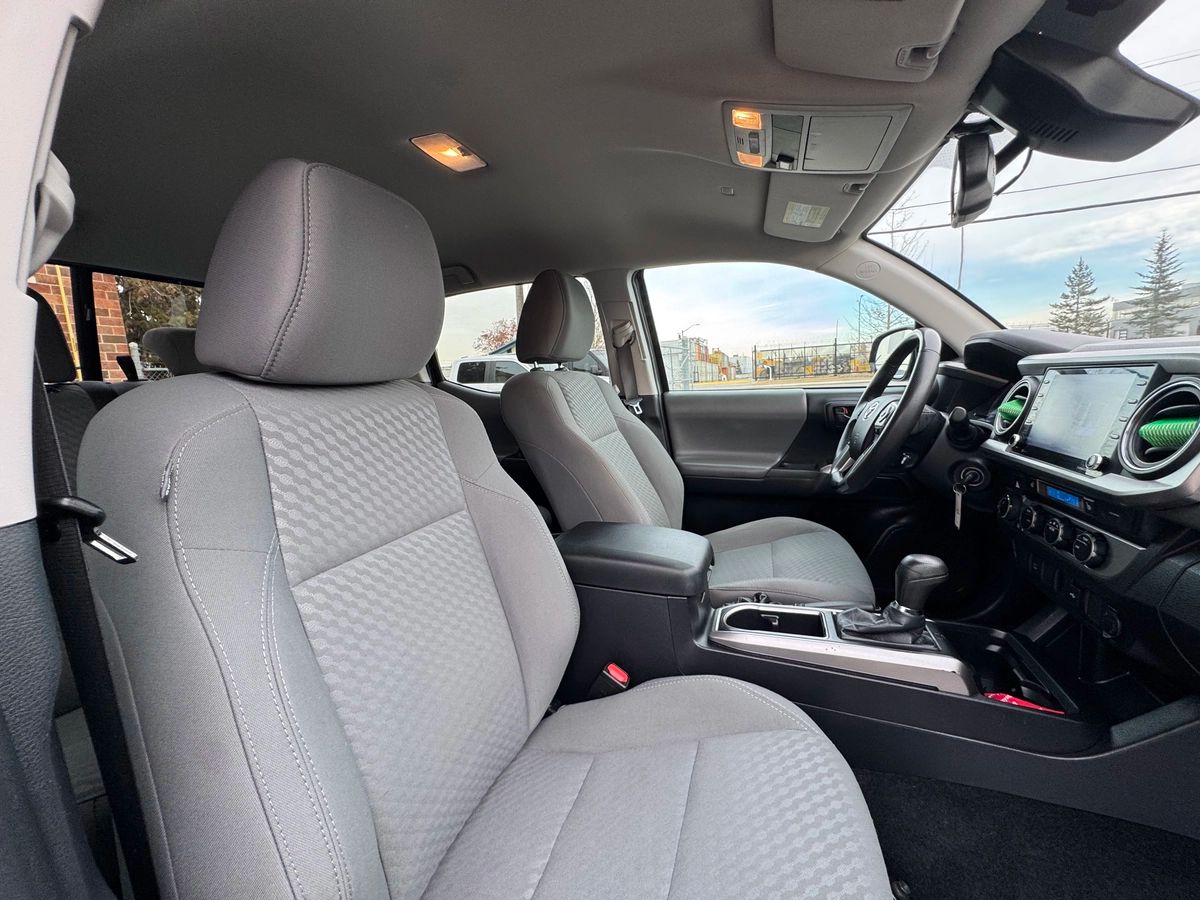 2021 Toyota Tacoma - Image 22