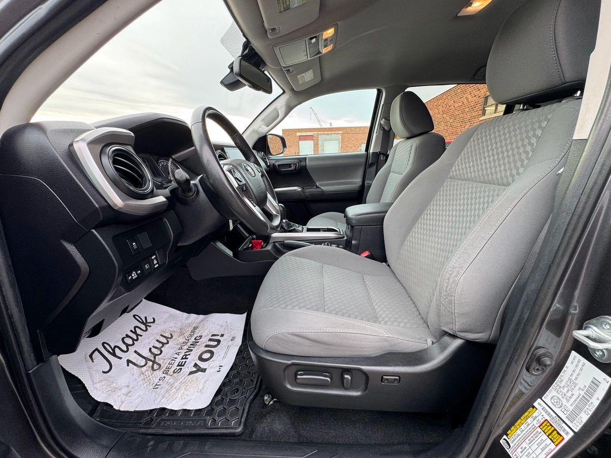 2021 Toyota Tacoma - Image 12