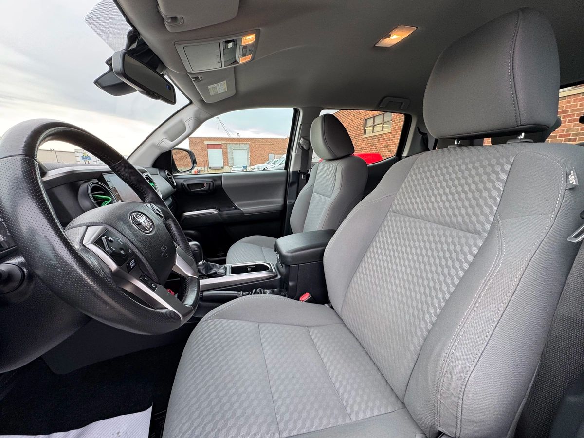 2021 Toyota Tacoma - Image 13