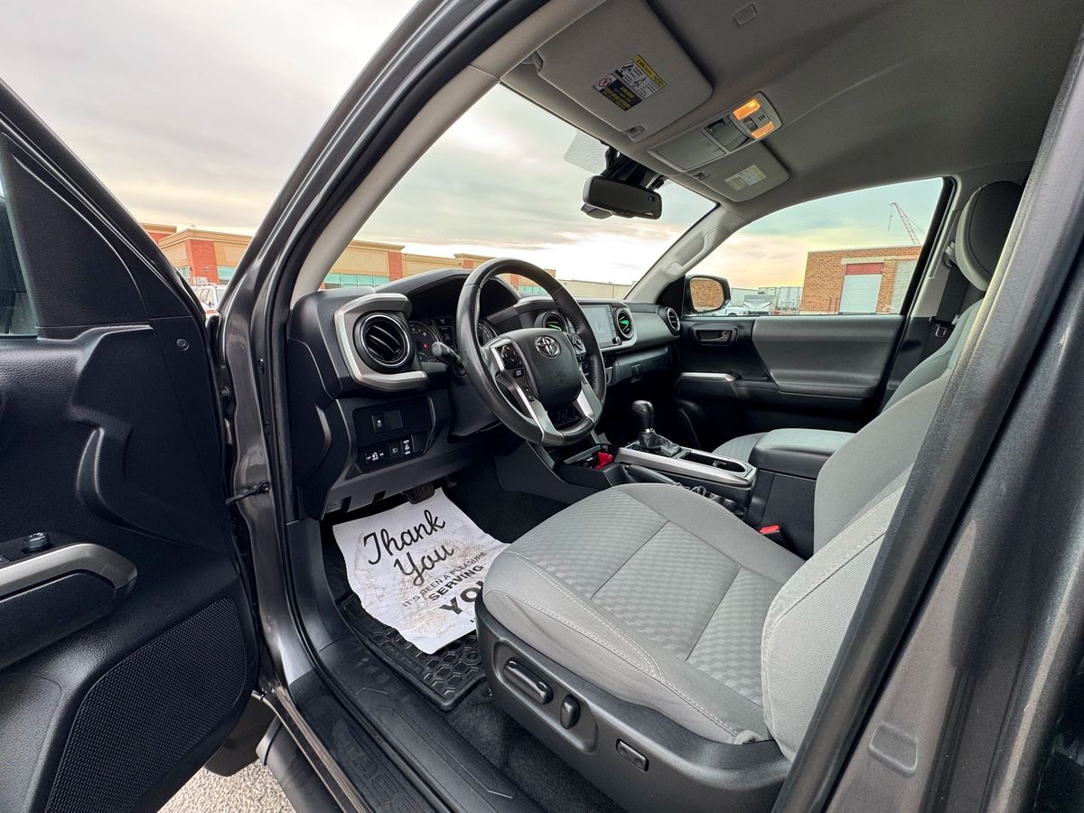 2021 Toyota Tacoma - Image 11