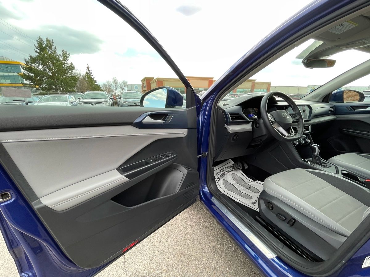 2024 Volkswagen Taos - Image 15