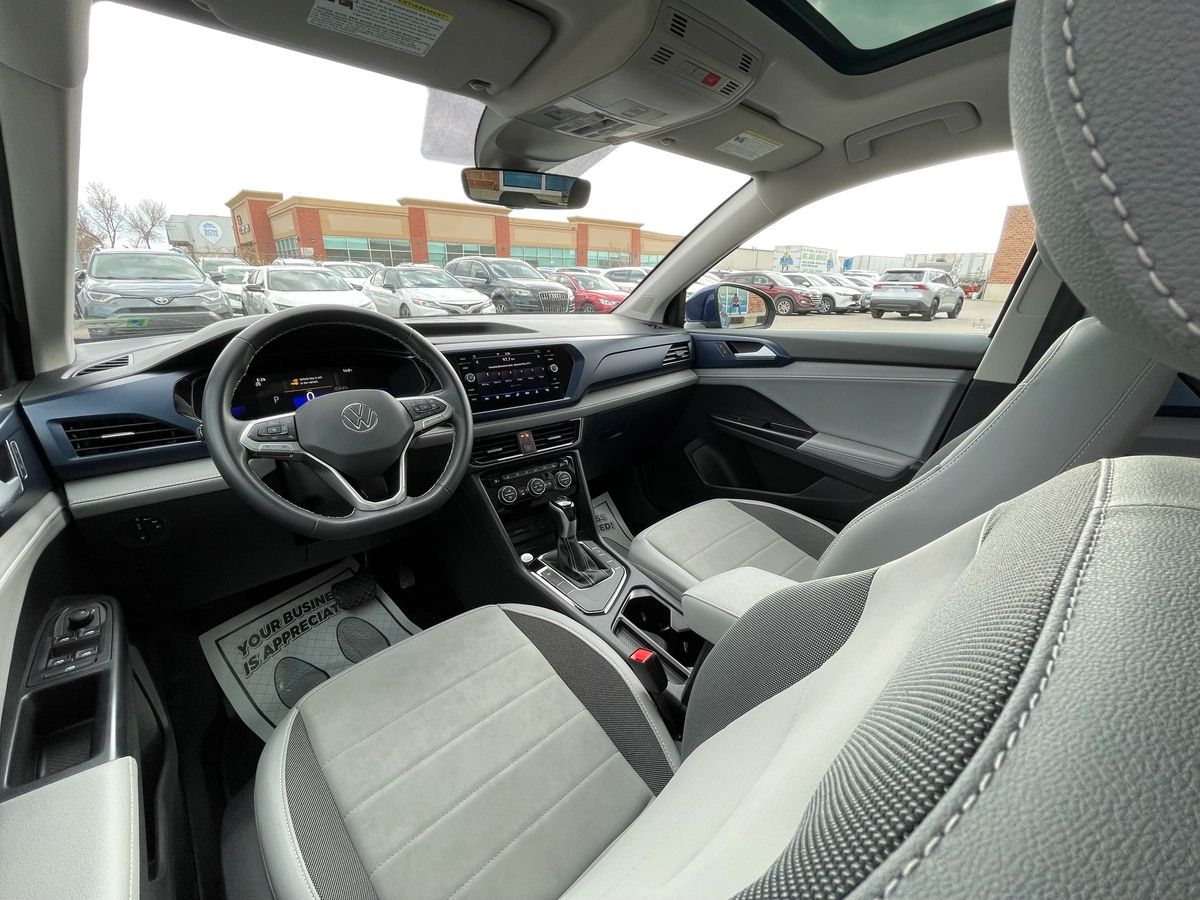 2024 Volkswagen Taos - Image 18