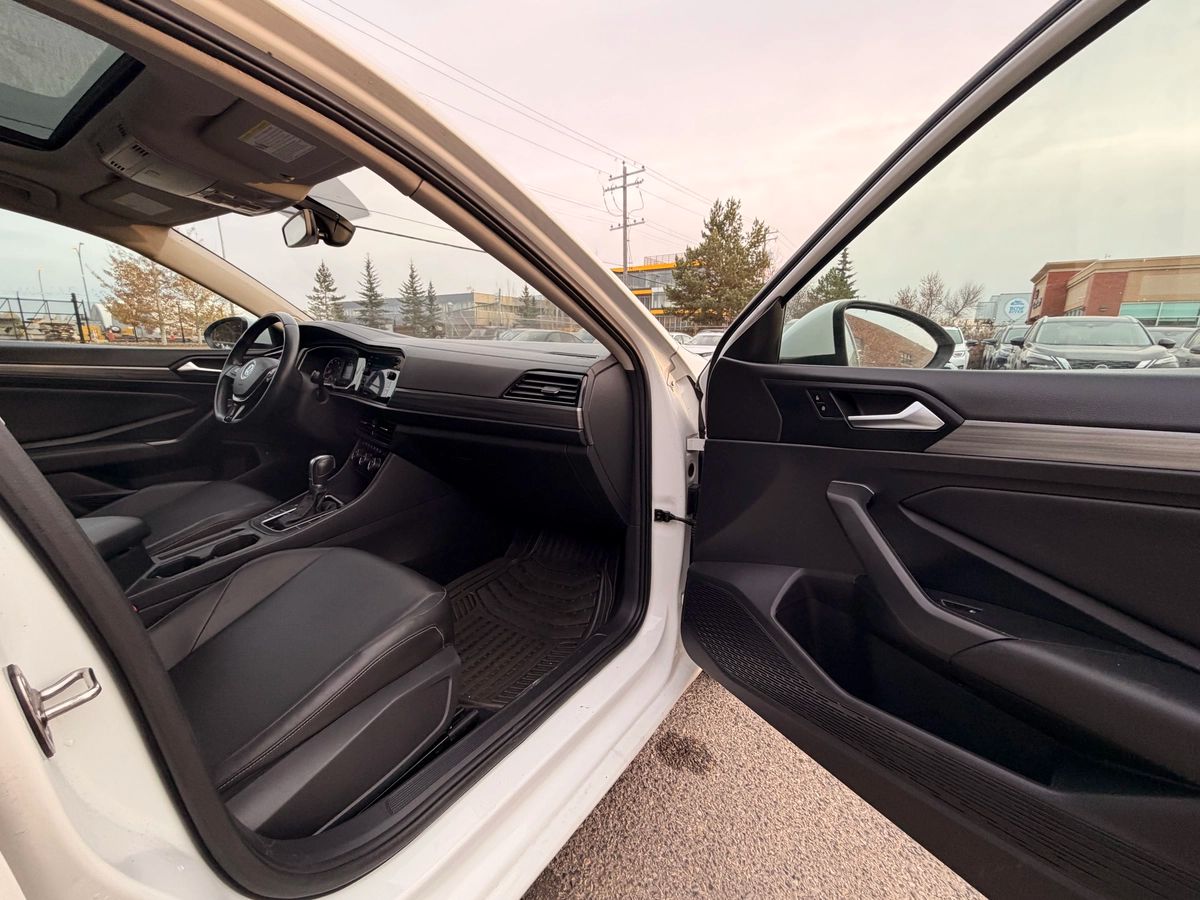 2019 Volkswagen Jetta - Image 20