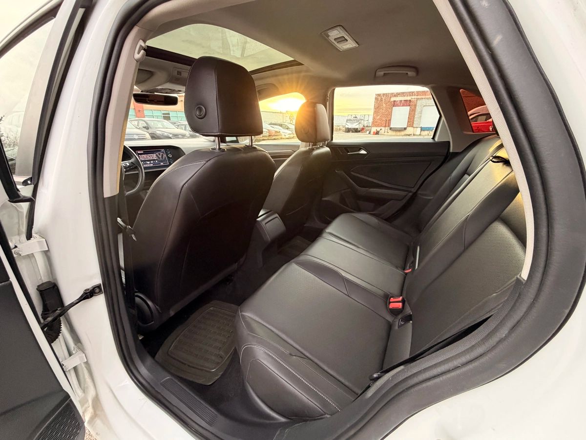 2019 Volkswagen Jetta - Image 14