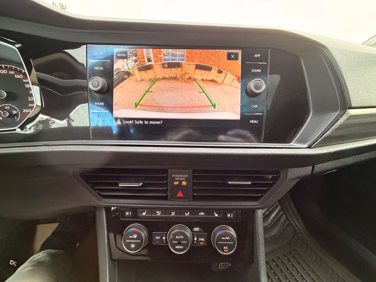 2019 Volkswagen Jetta - Image 25