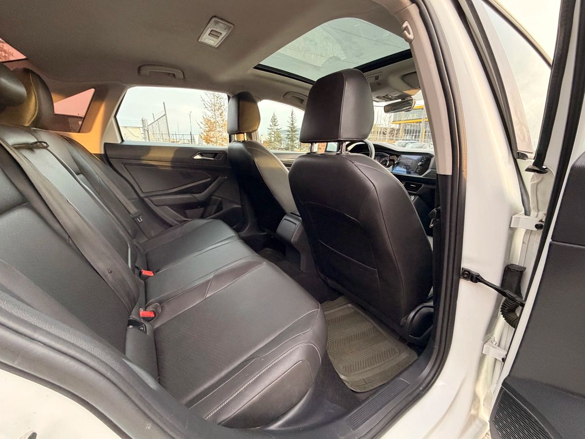 2019 Volkswagen Jetta - Image 19