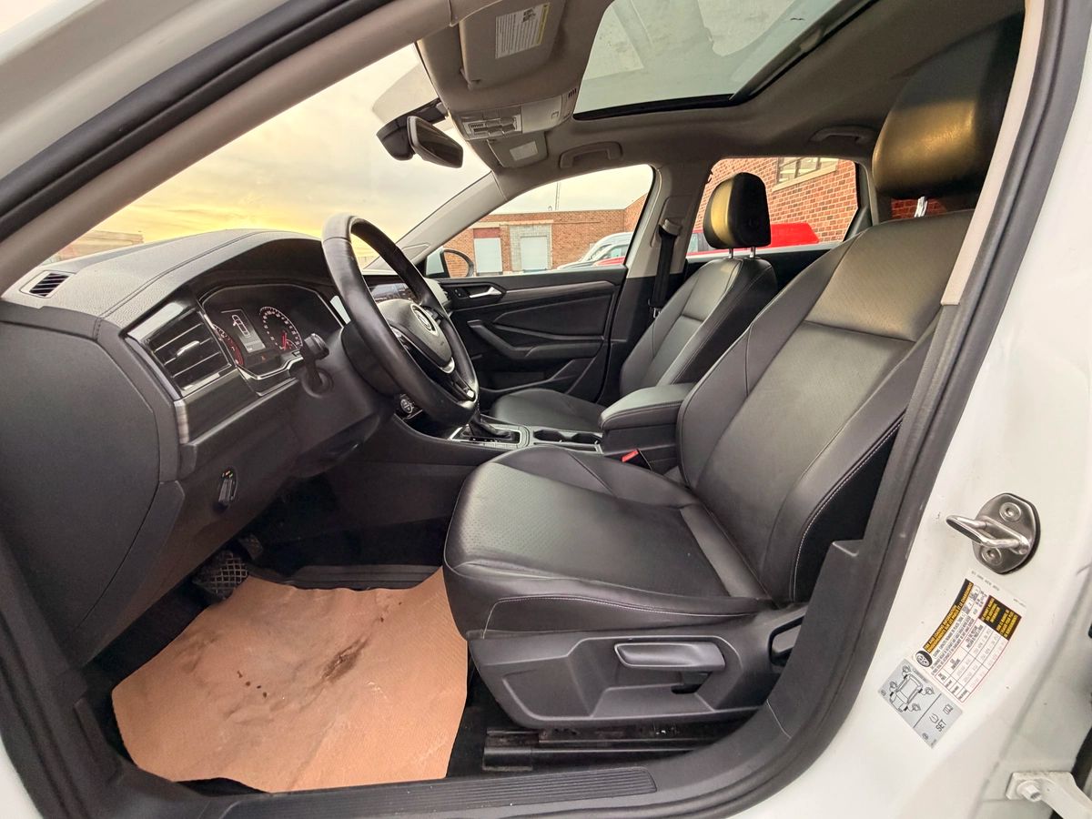 2019 Volkswagen Jetta - Image 11