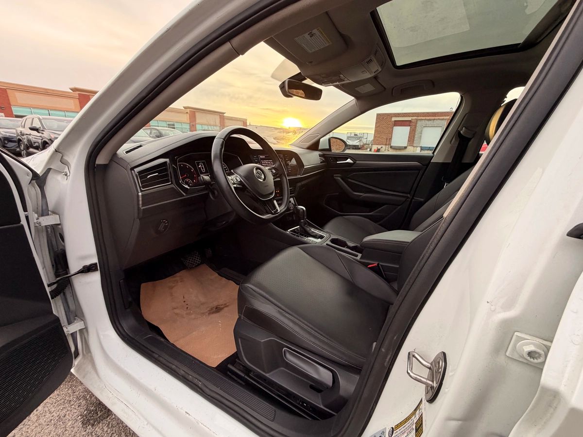 2019 Volkswagen Jetta - Image 10