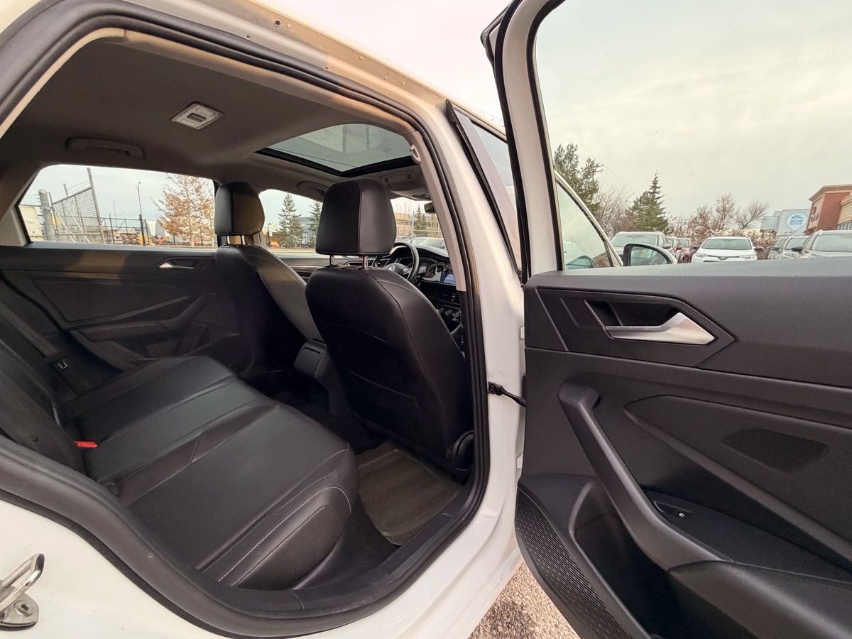 2019 Volkswagen Jetta - Image 18